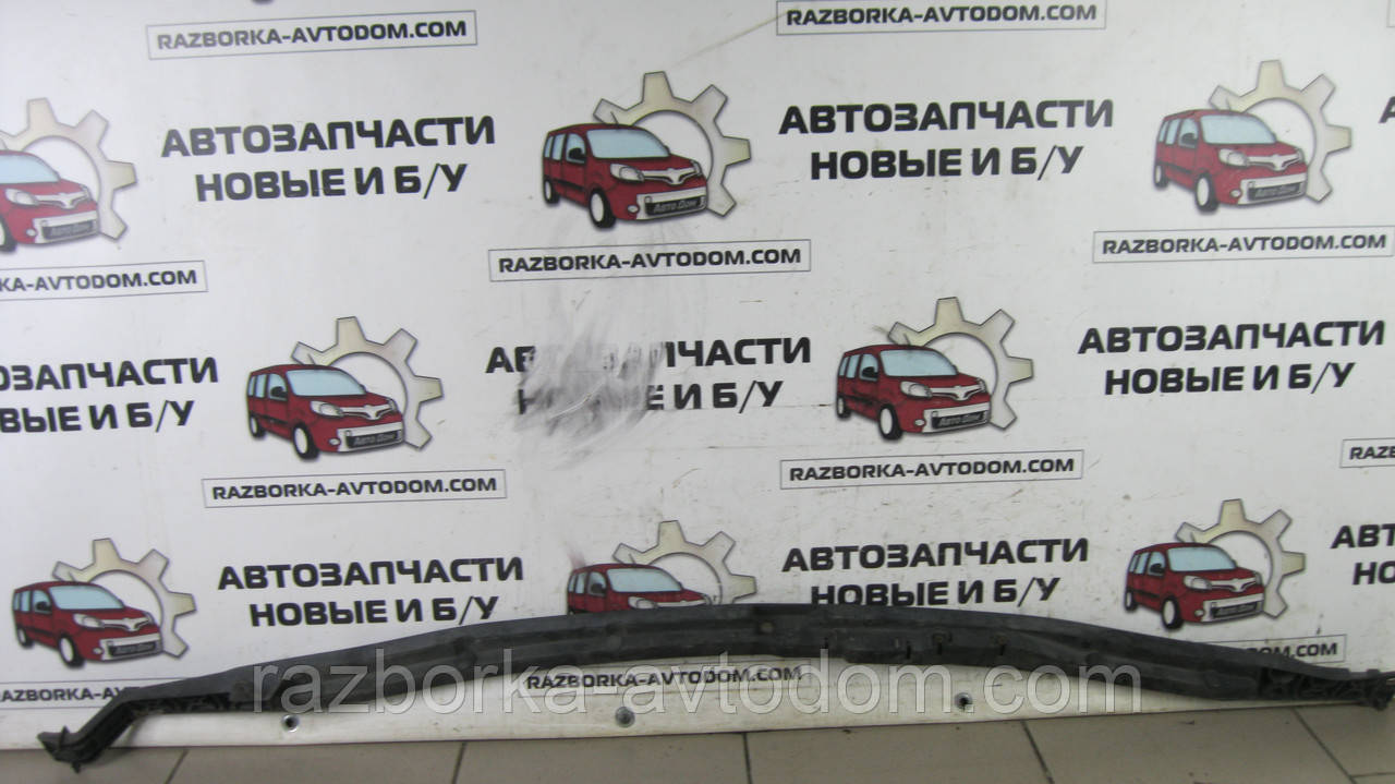 Пластик під лобове скло нижня Citroen C4 (2004-2010) OE:8251V2