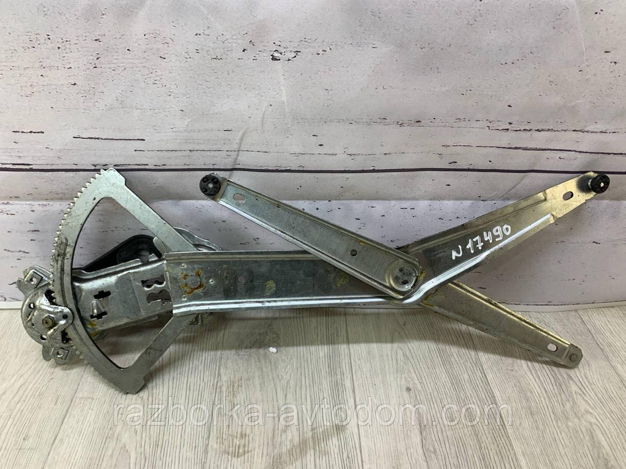 Склопідіймач механічний правий Mercedes MB100 (1988-1996), OE: 6317200946 OE A6317200946
