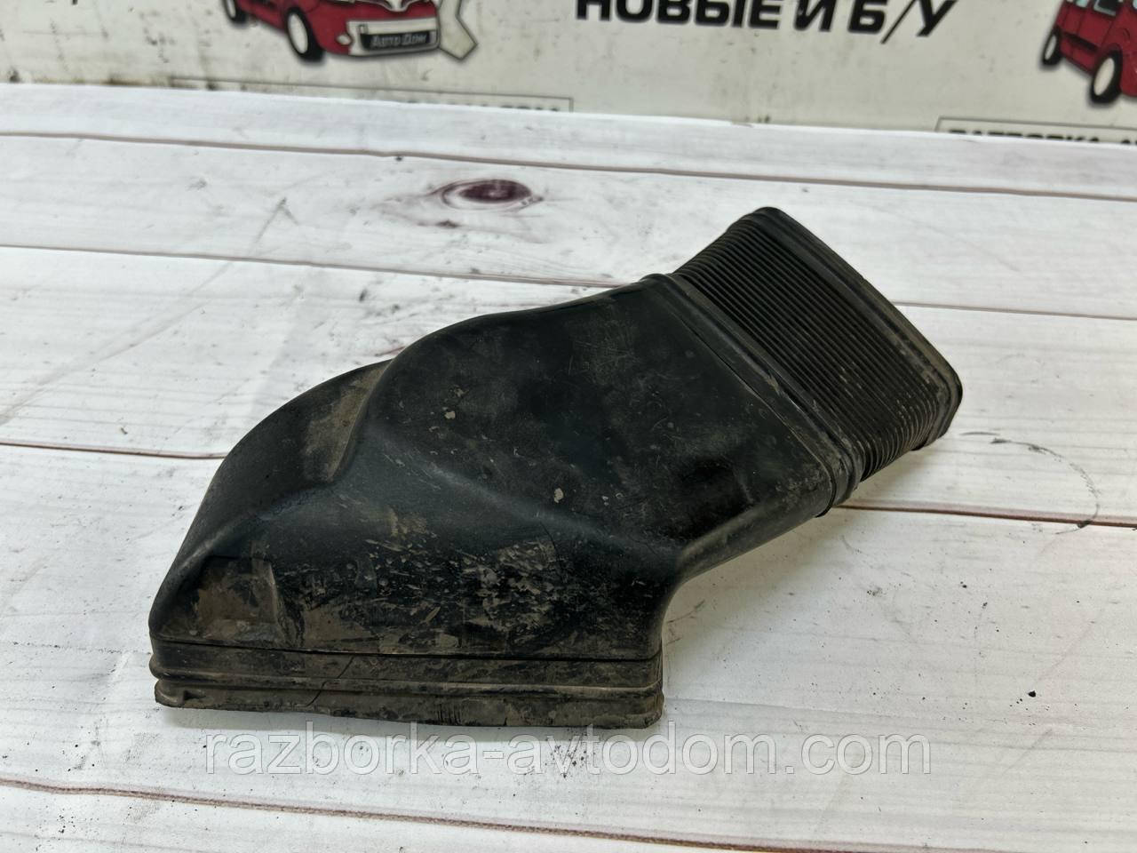Повітродувка, повітрозабірник повітряного фільтра VW Passat B5 (96-00) OE:3b0129617d