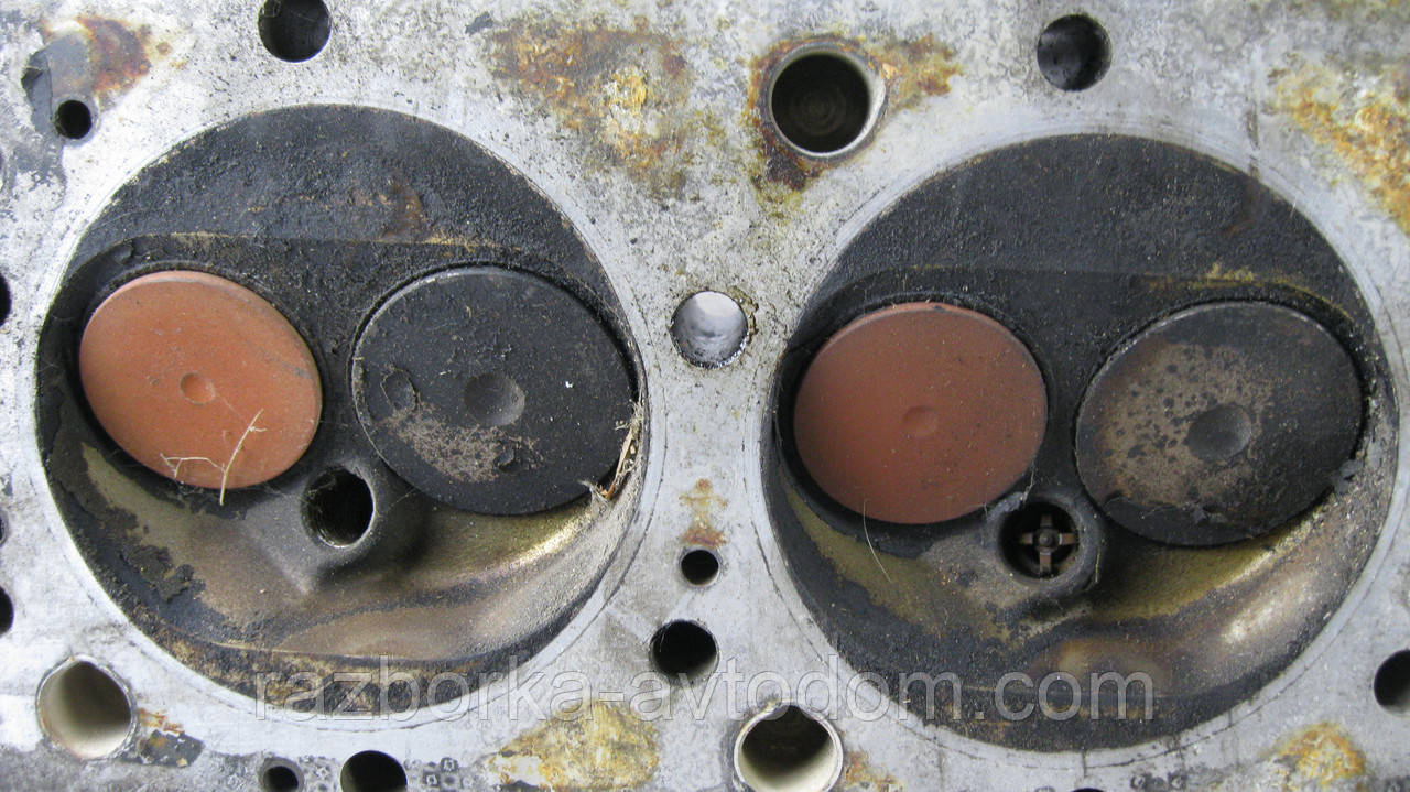 Головка двигуна (ГБЦ) права Mercedes w126 (1979-1991) OM116 4.2 V8 OE:R1160163901