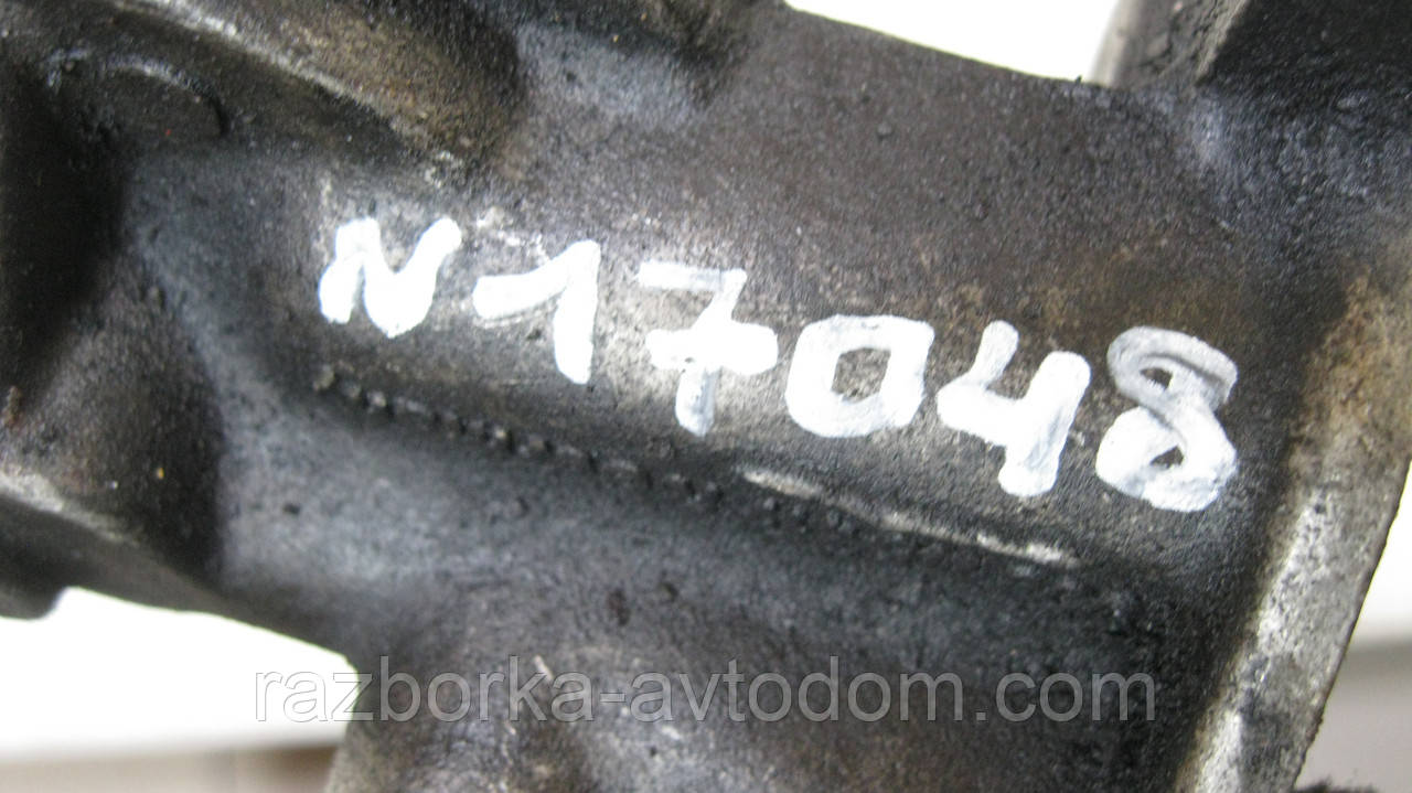 Корпус оливного фільтра VW Passat B3 (1988-1993), Golf 2 (1983-1992) 1.6D OE: 068115417R