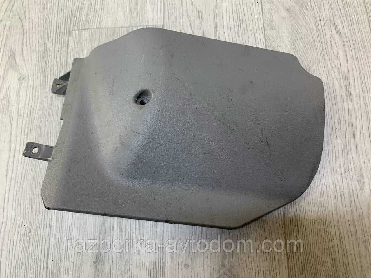 Накладка (заглушка) центральної консолі права Kia Cerato (2006-2009), OE:847742F000