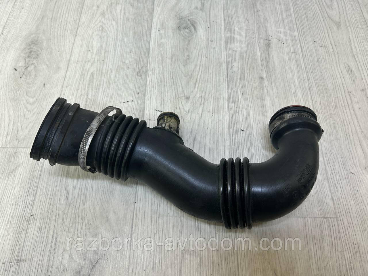 Патрубок повітряного фільтра 1.6HDI Citroen Berlingo (03-), C2, C3, C4, C5, XSARA PICASSO OE:9656953680