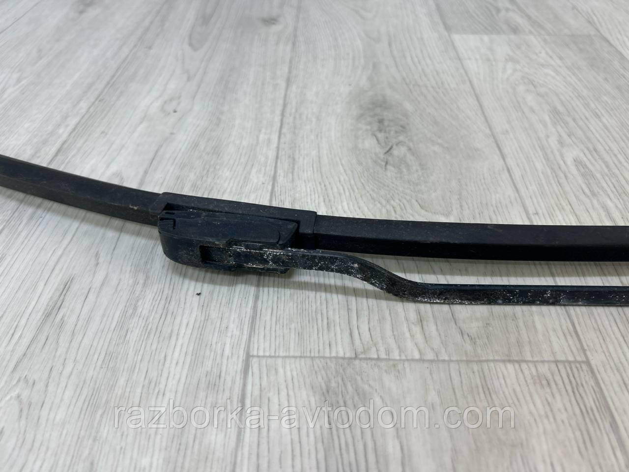 Важіль склоочисника Передній правий (двірник) Opel Corsa C (00-06) OE:9114667