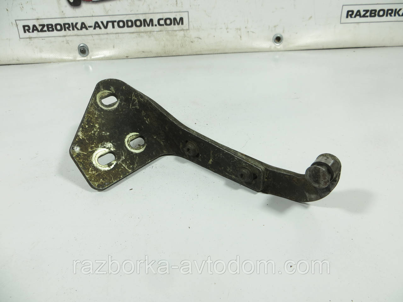 Ролик бічних дверей правий нижній (з кронштейном) FORD TRANSIT (1986-2000) ОЕ: 1087980