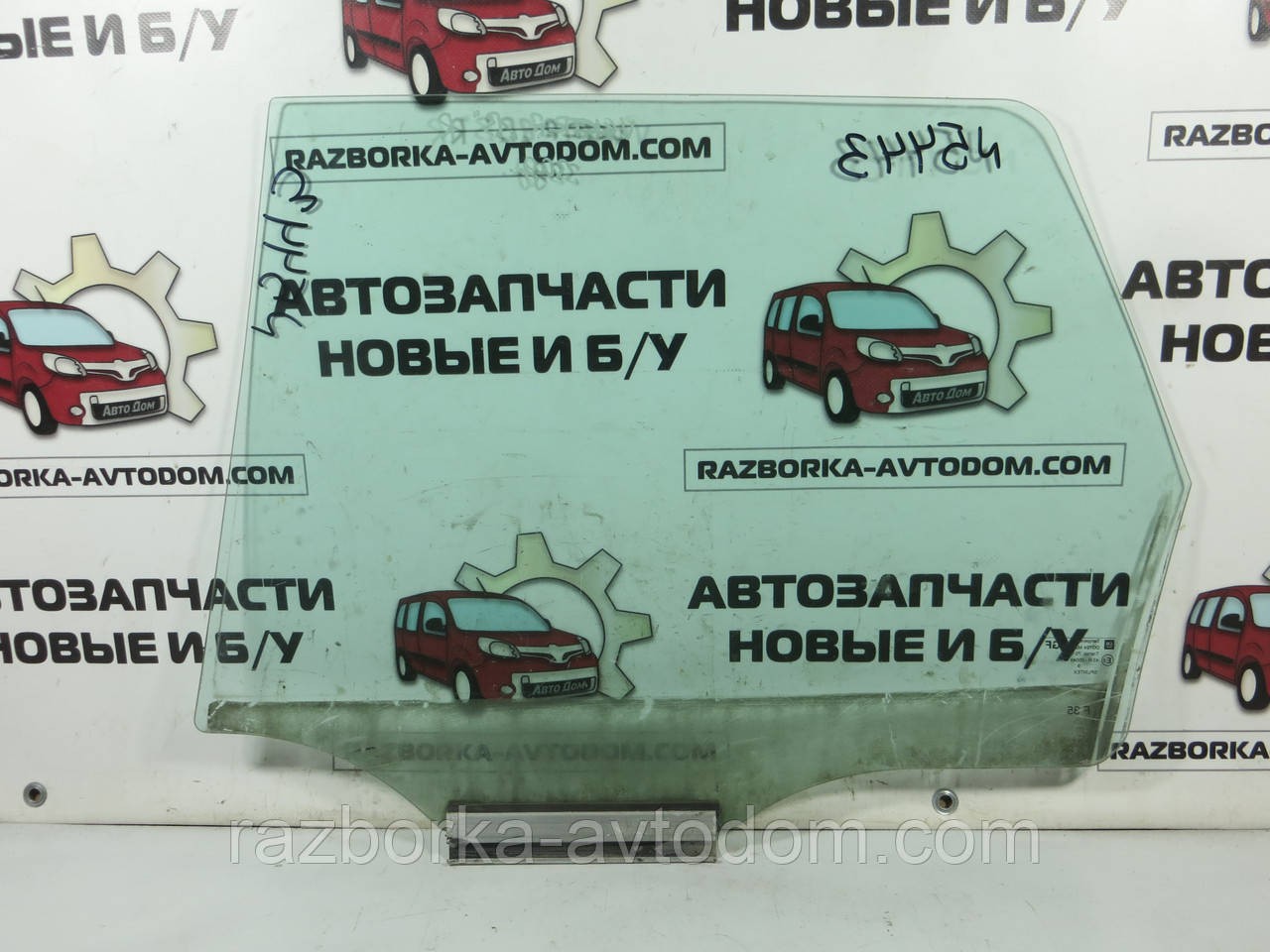 Скло заднього правого дверей (універсал) Opel Vectra B (1995-2002) ОЕ: 90464398
