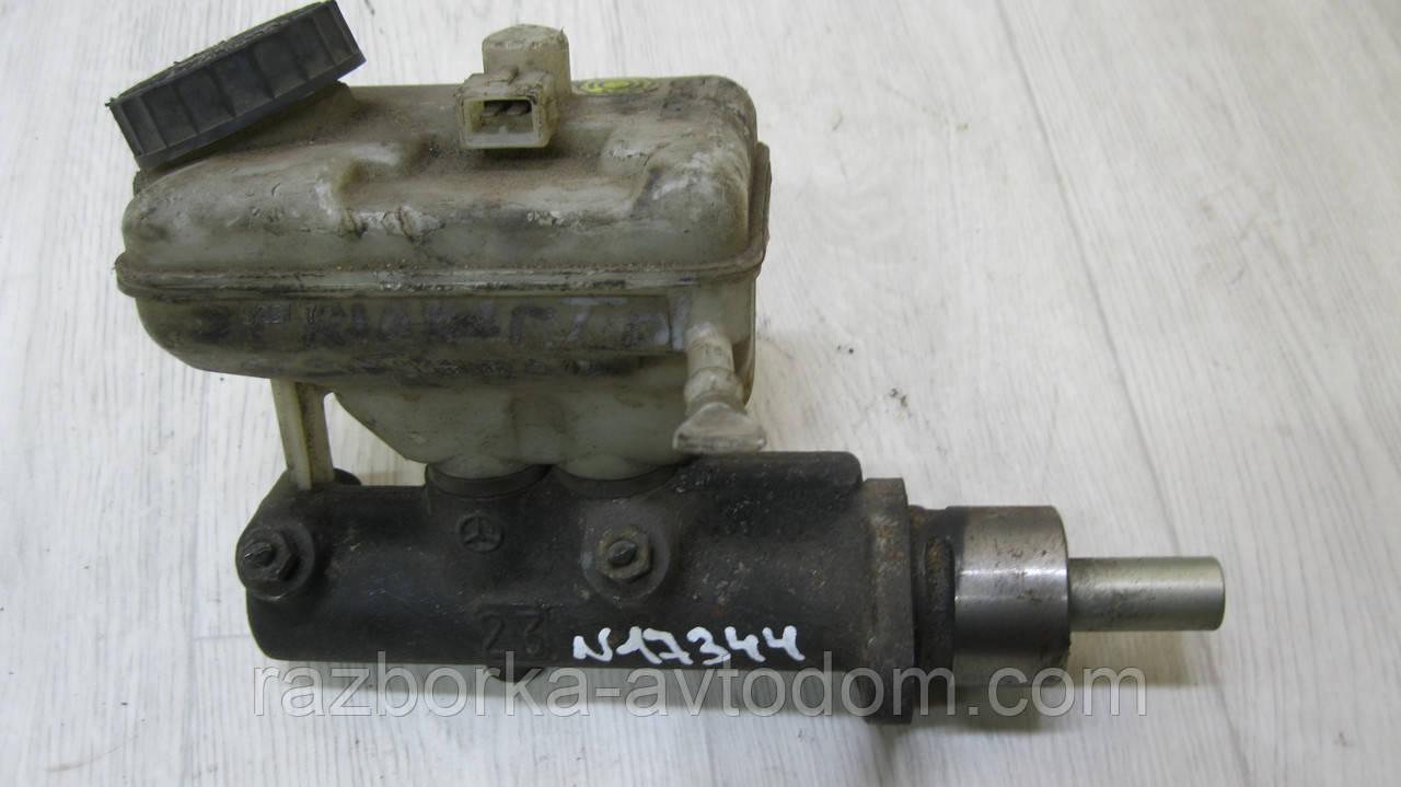 Головний гальмівний циліндр 2 виходи Bendix Mercedes Vito W638 (1996-2003) OE: 21026099