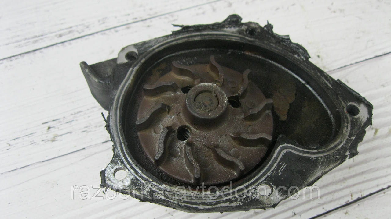 Помпа (водяний насос) Renault Laguna 2, Scenic 2, Clio 3, Kangoo, Trafic, Opel Vivaro 1.9 DCI OE: 7701472182