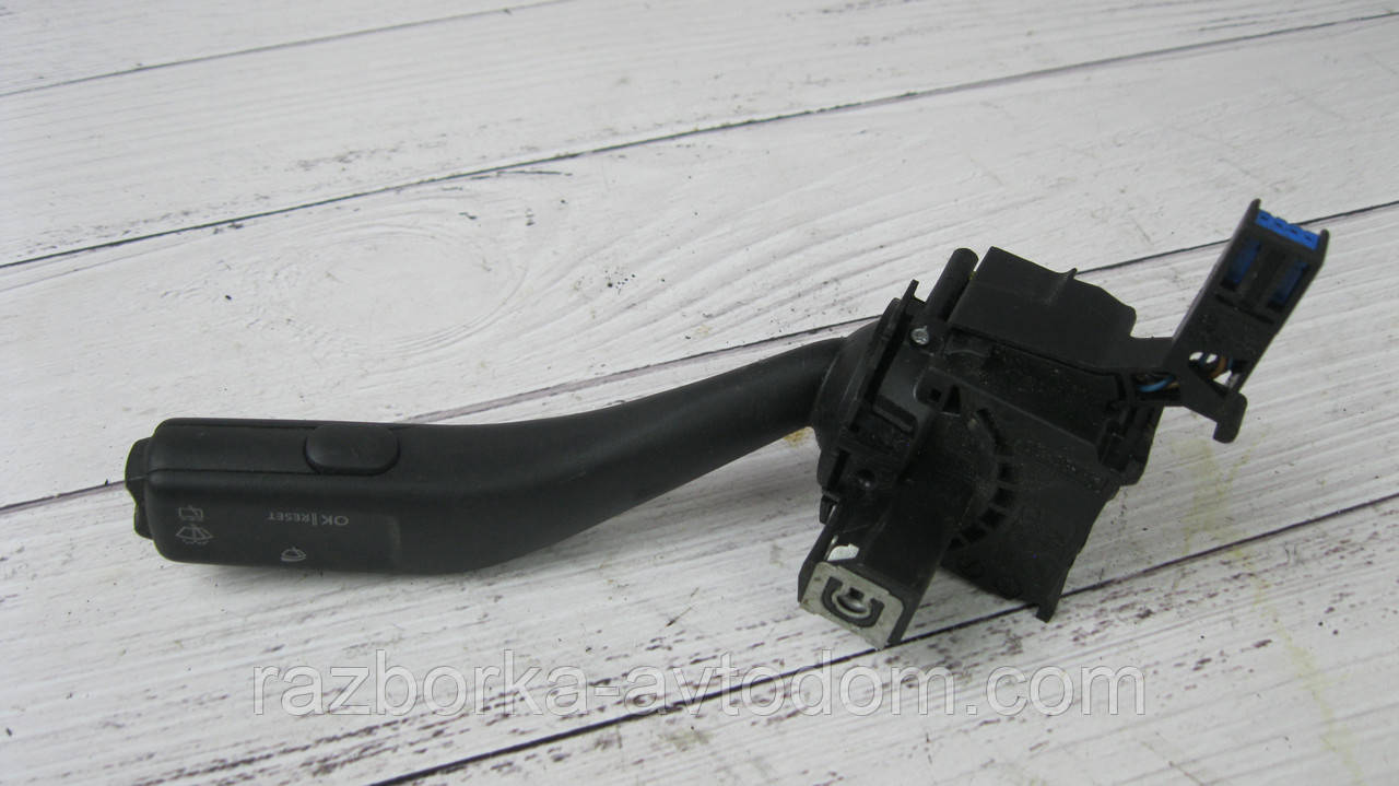 Перемикач підрулевий правий VW Touran, Tiguan, Jetta 5, Golf 5, Golf 6, Skoda Octavia A5 OE:1K0953519A