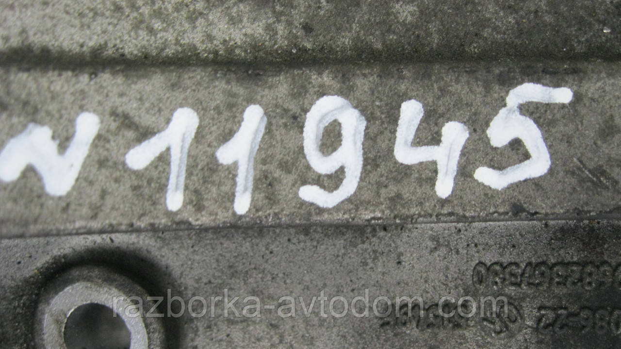 Кронштейн генератора Citroen C4 Picasso, C5, Jumpy, Peugeot 307, 807, Expert, Fiat Scudo OE:5706 J5