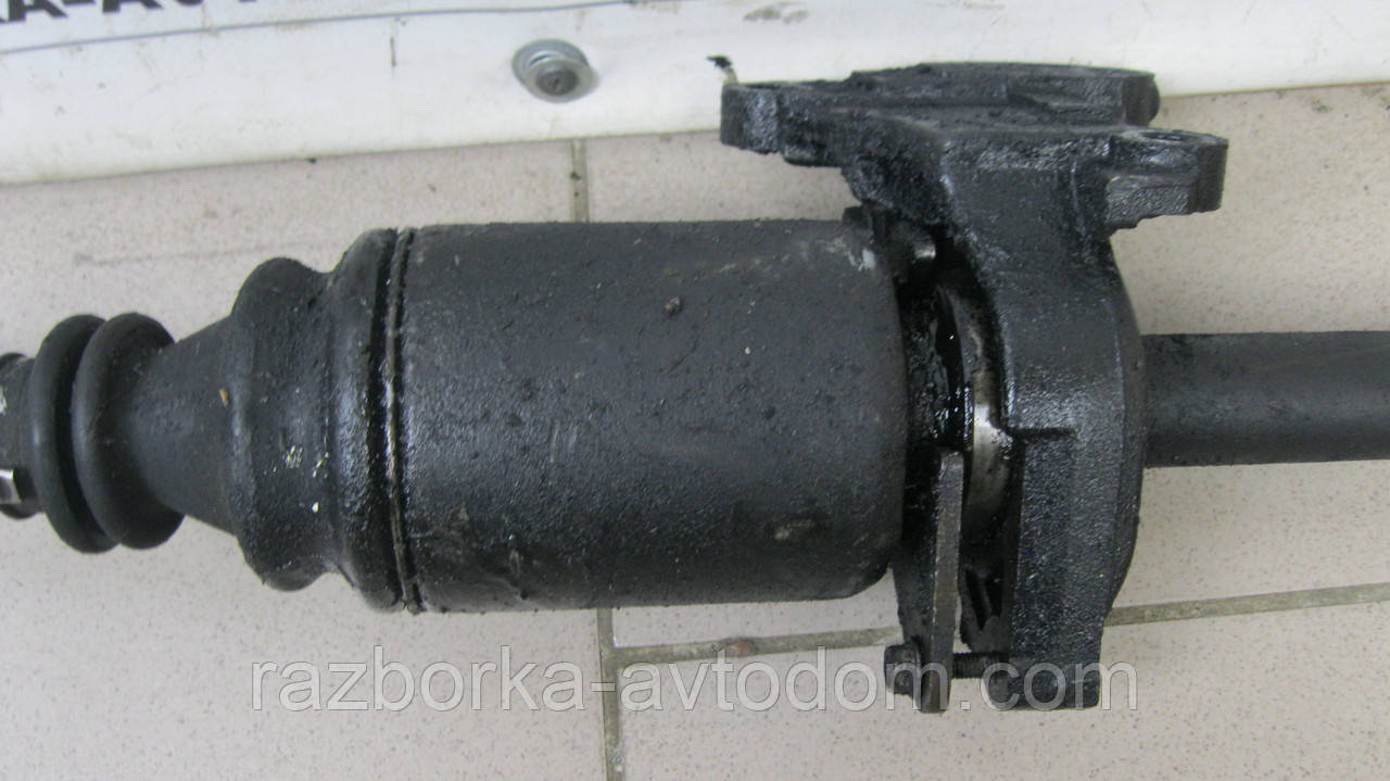 Напівось передня права (привод) Renault Trafic (2000-2014) 1,9DCI 2.0i OE:8200169291 ДЕФЕКТ