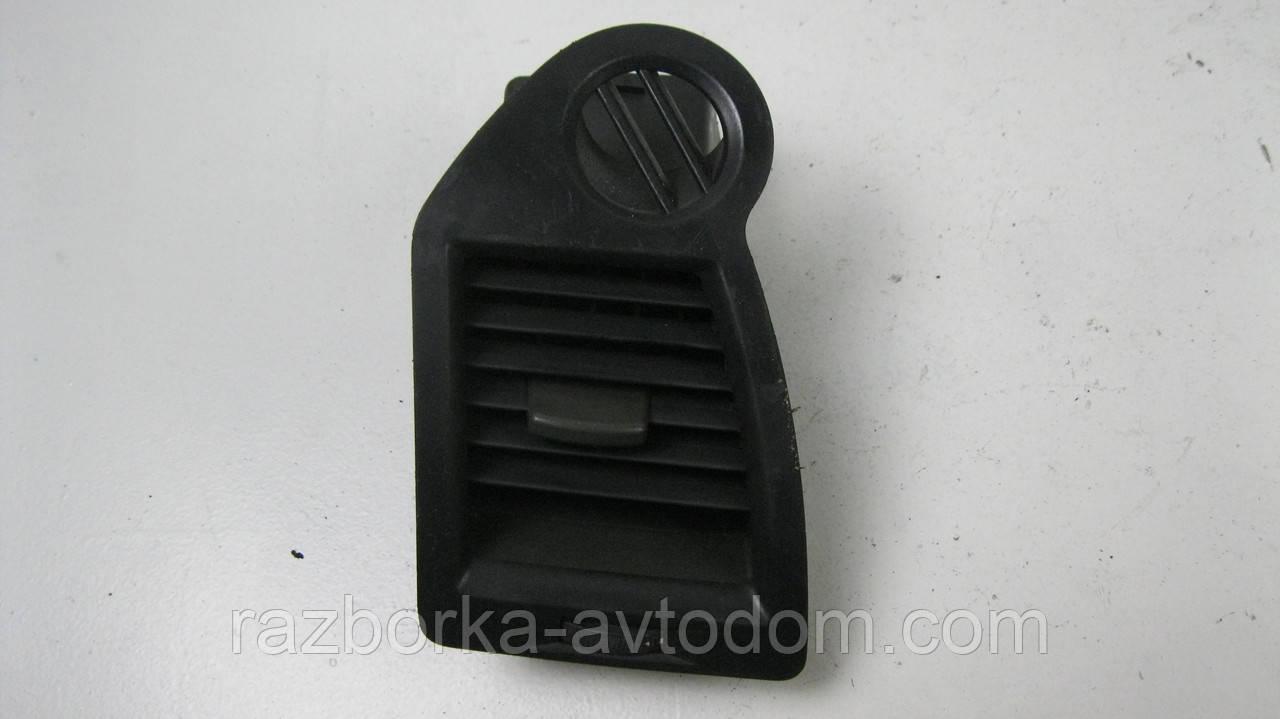 Дефлектор/повітродув лівий Renault Megane 2 (2003-2009) ДЕФЕКТ OE:7701062177