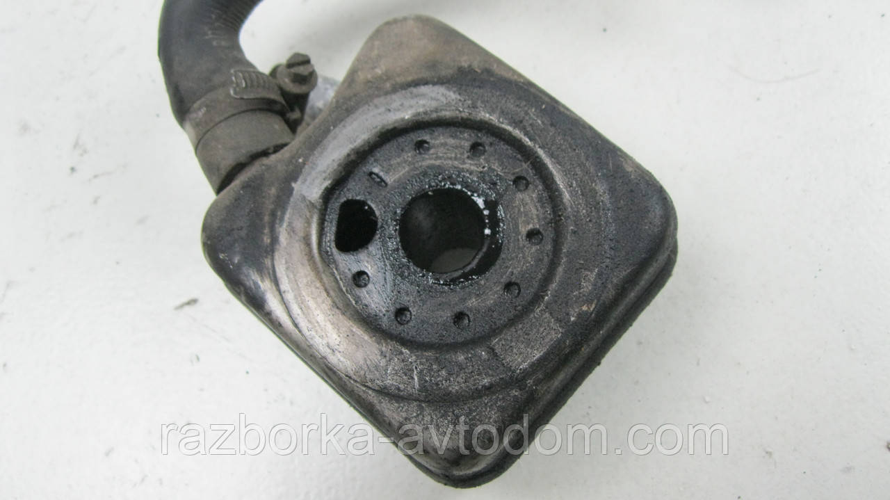 Оливний (масляний) радіатор VW Passat B5, Sharan, T4, Golf 3, Golf4, LT28-46, Skoda Felicia, Octavia 1.9TDI OE:068117021