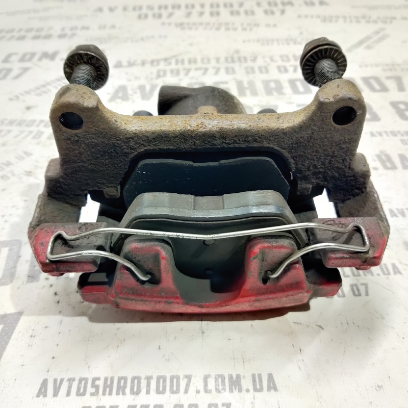 Тормозний супорт передній правий Audi A4 B8 (07-15) 2.0D