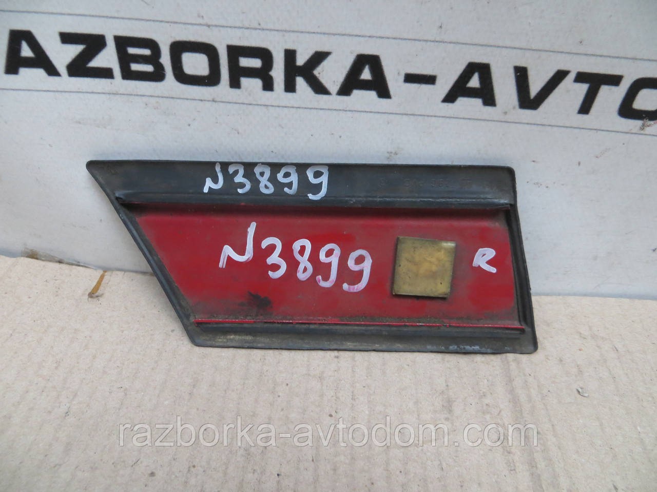 Молдинг накладка пластик крила переднього правого Opel Ascona C (1981-1988) OE:GM196PVC