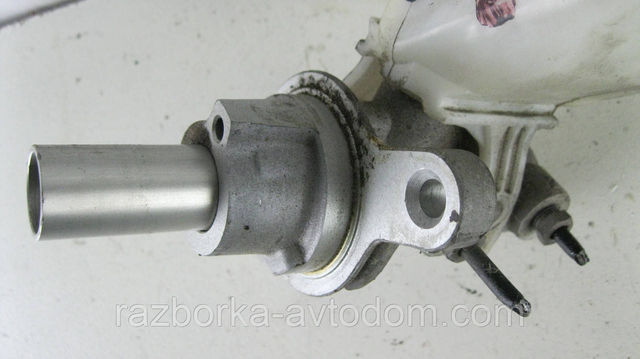 Головний гальмівний циліндр 2 виходи Peugeot Bipper, Citroen Nemo, Fiat Fiorino-Qubo OE:0204051108