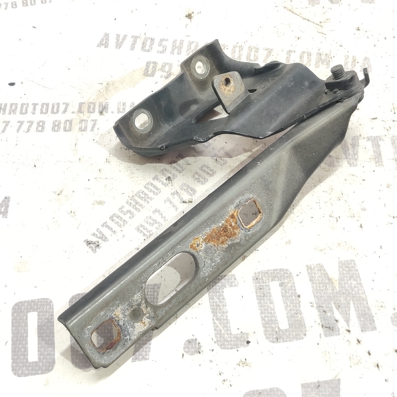 Петля капоту права Audi A4 B8 (07-15) 2.0D