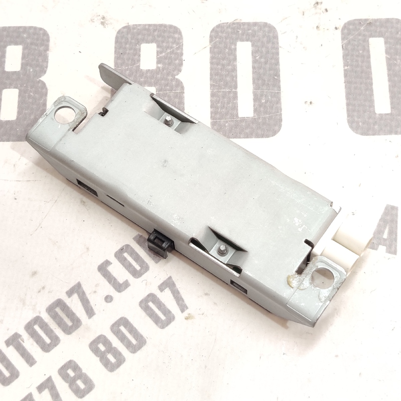 Підсилювач антени Audi A4 B8 (07-15) 2.0D 8K9035225 фото 2