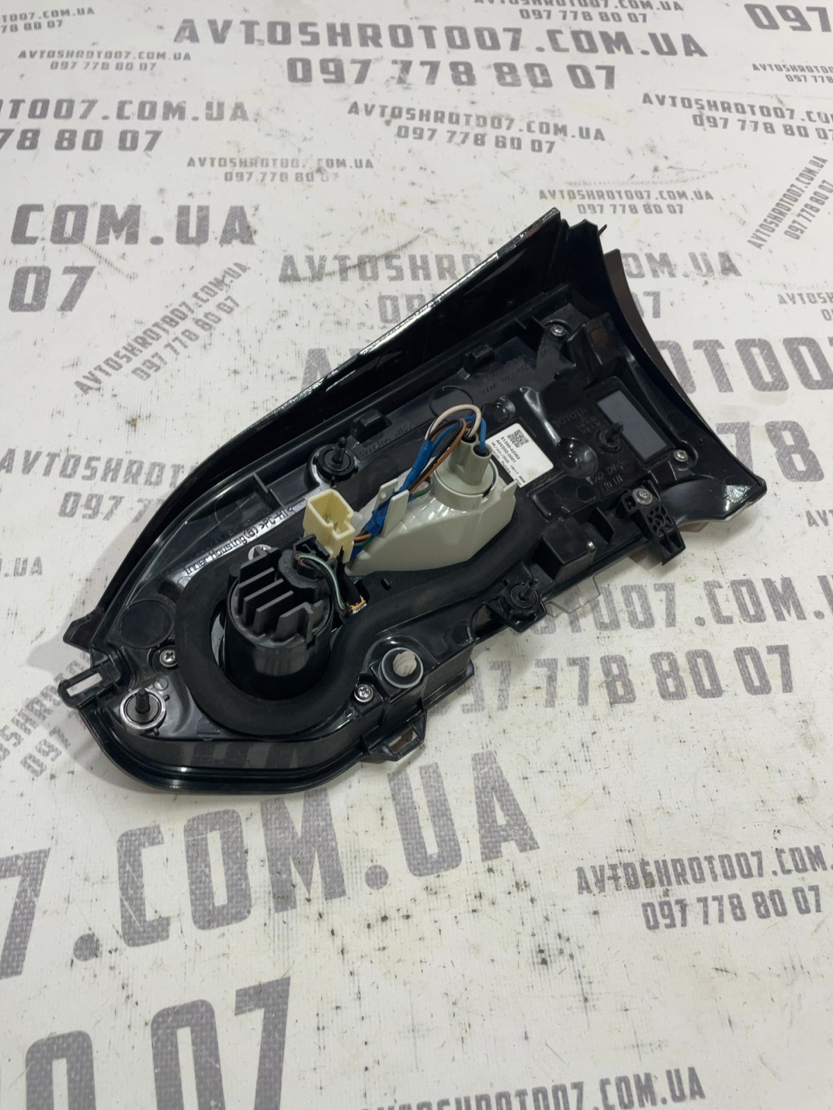 Ліхтар задній лівий Toyota RAV4 5 (18-24) 8159042062