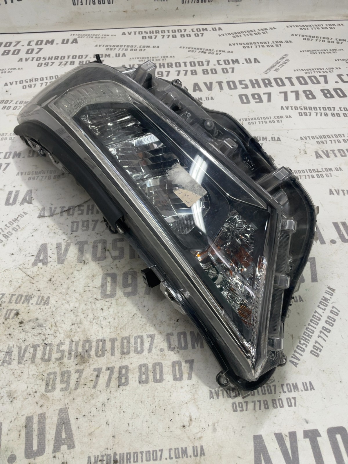 Фара передня ліва Toyota RAV4 5 (18-24) 8990742020