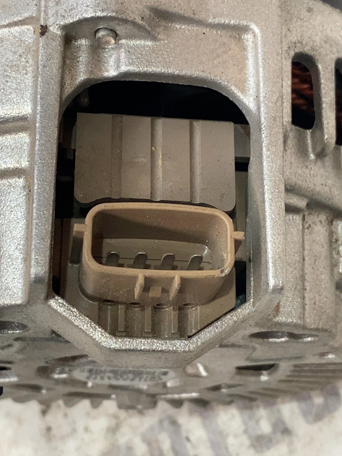 Генератор Mitsubishi Outlander 3 OEM 1800A546