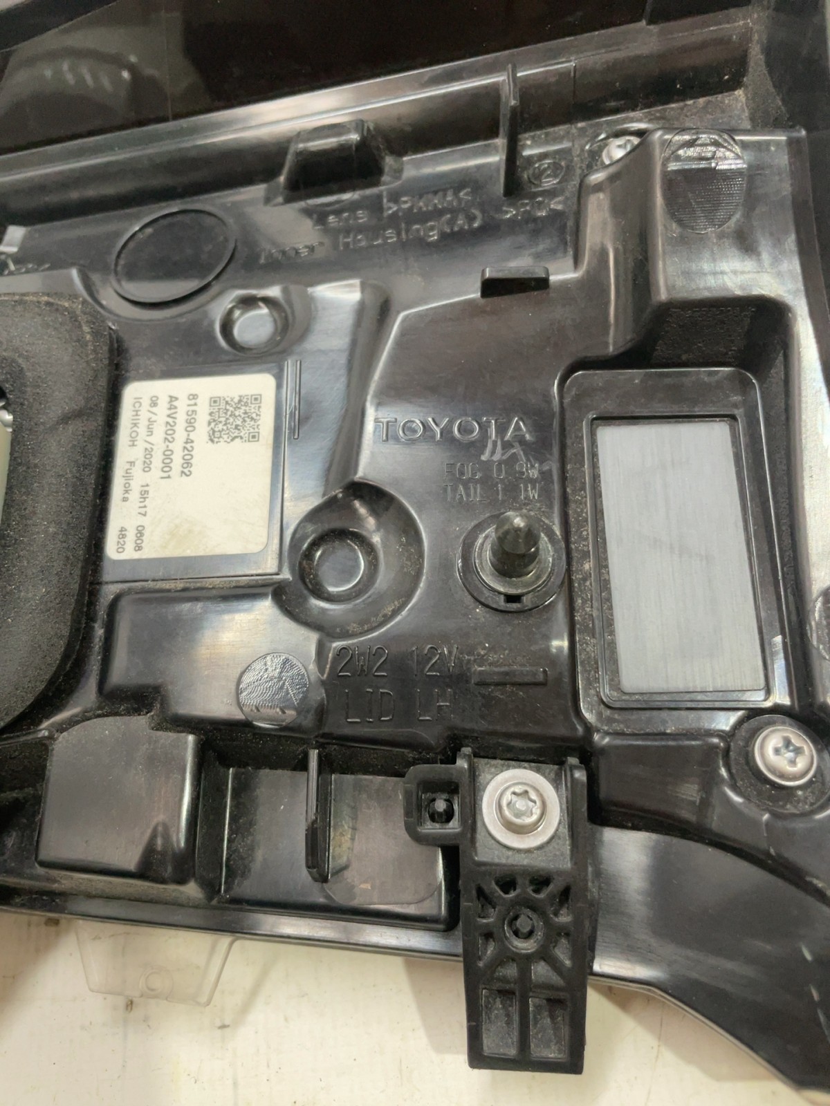 Ліхтар задній лівий Toyota RAV4 5 (18-24) 8159042062