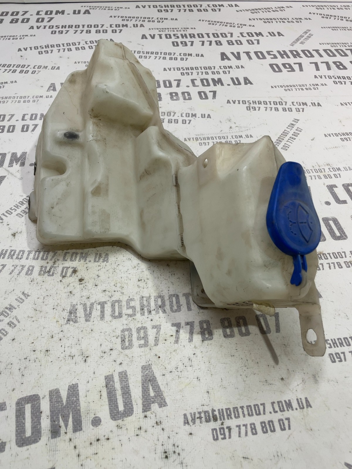 Бачок омивача лобового скла Ford F-150 13