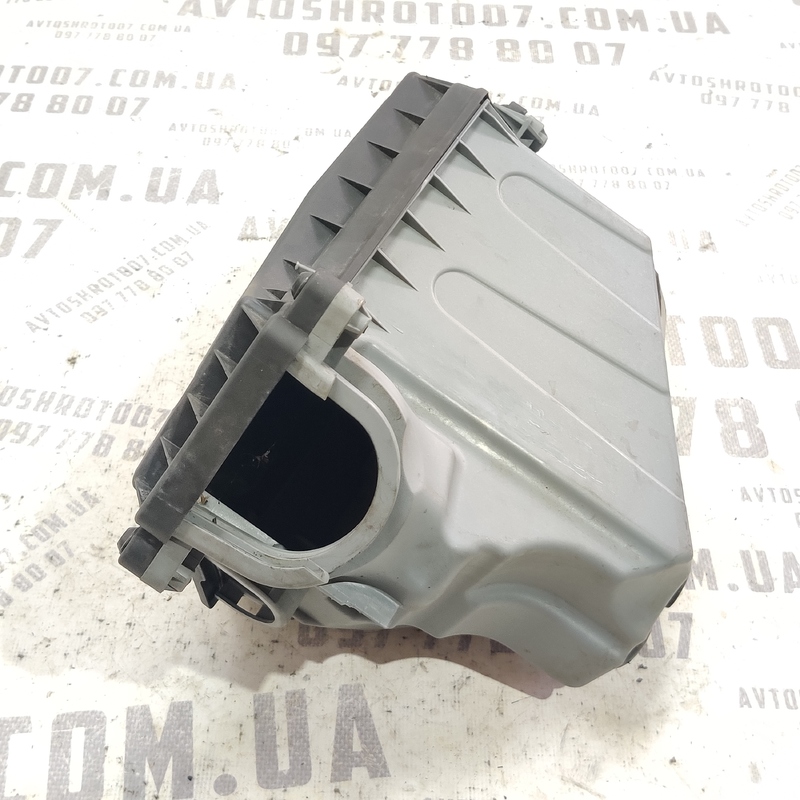 Корпус блока запобіжників Audi A4 B8 07-15 2.0D лівий фото 2