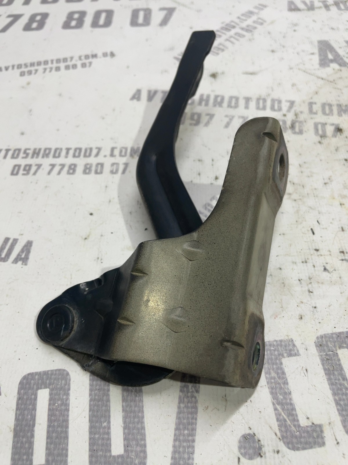 Петля капоту Hyundai Accent 3 (05-11) 1.5 диз Права