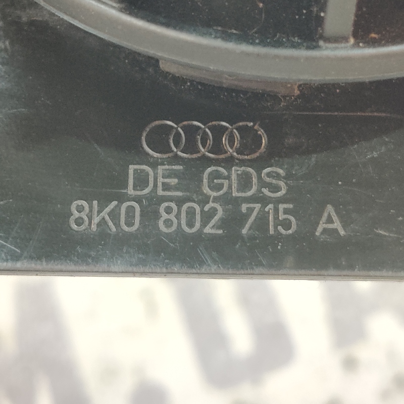 Крепіж аккумулятора Audi A4 B8 (07-15) 2.0 Дизель