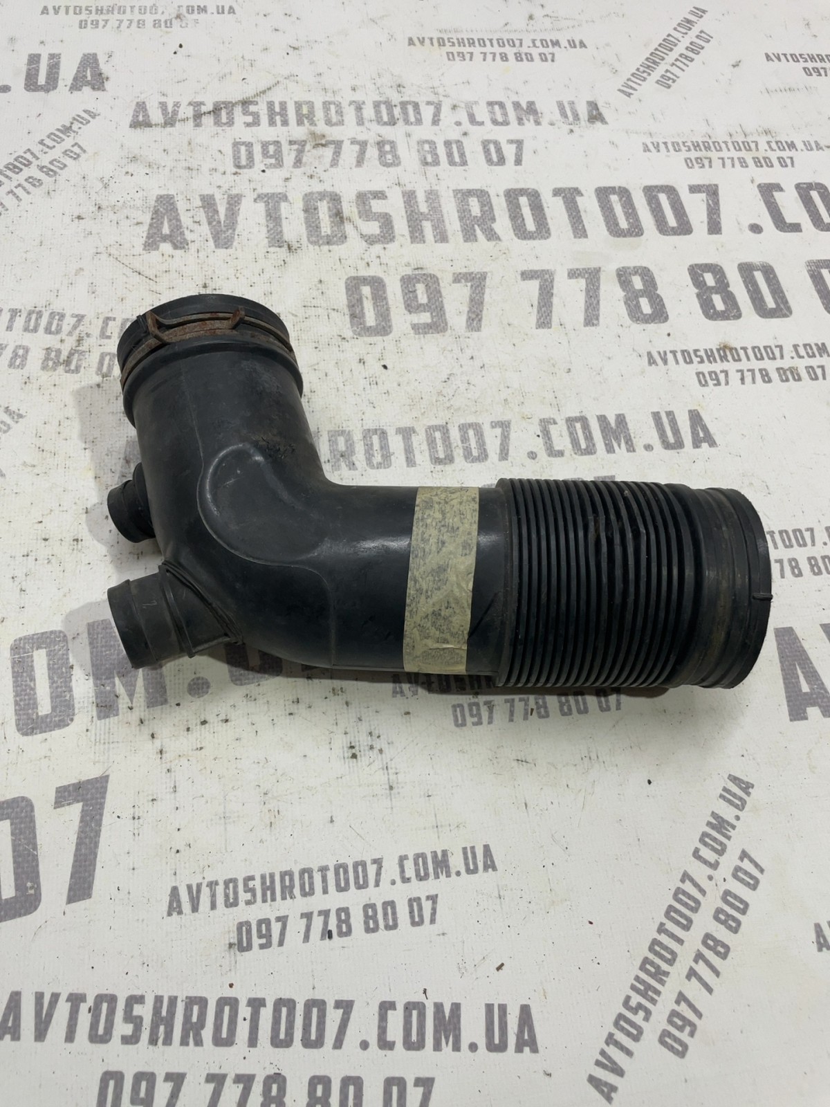 Патрубок повітряний VW Jetta 6 (10-18) 07K129684 фото 2