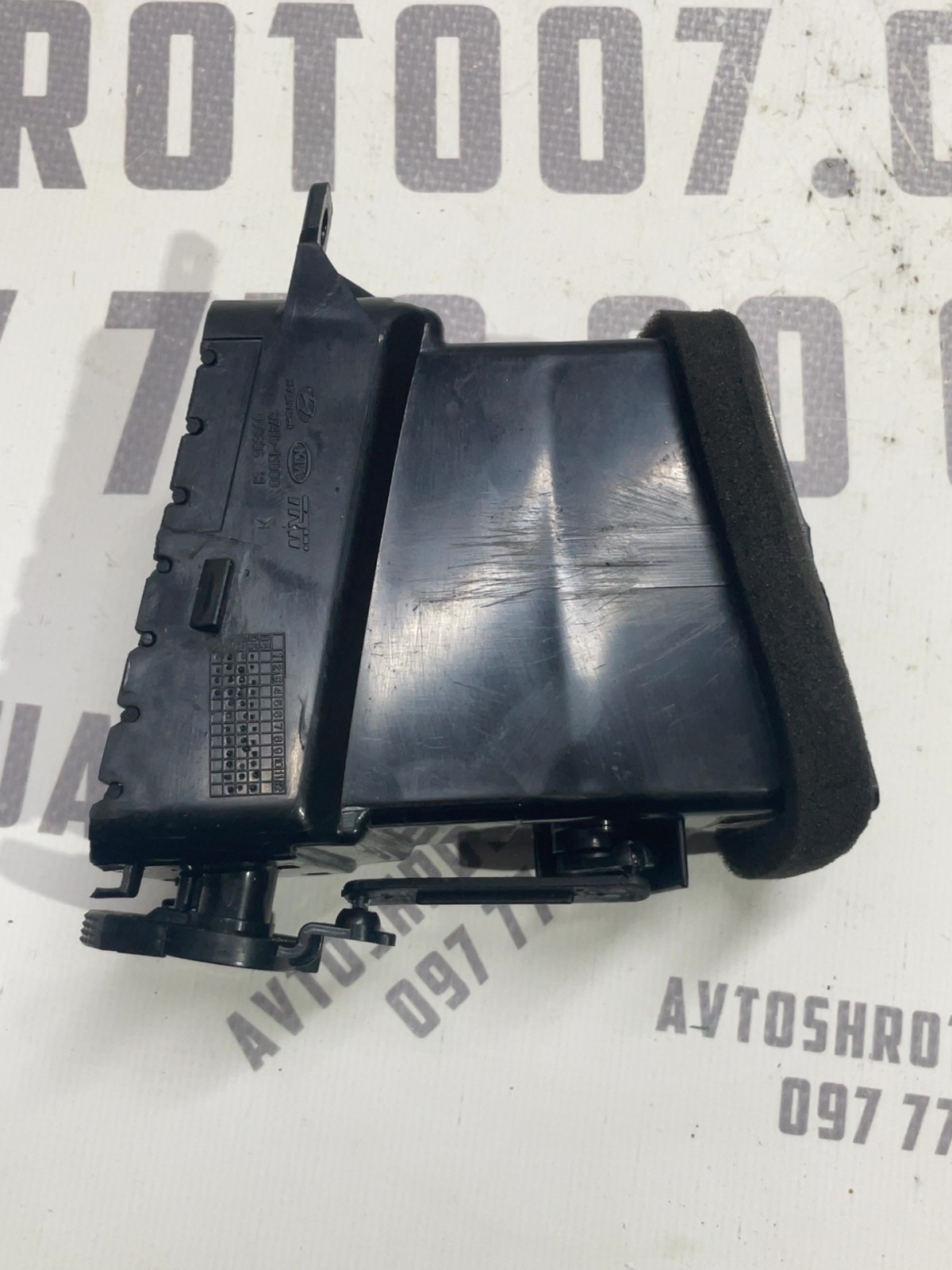 Дефлектор лівий Hyundai Accent 3 (06-10) 1.5D 974101E000