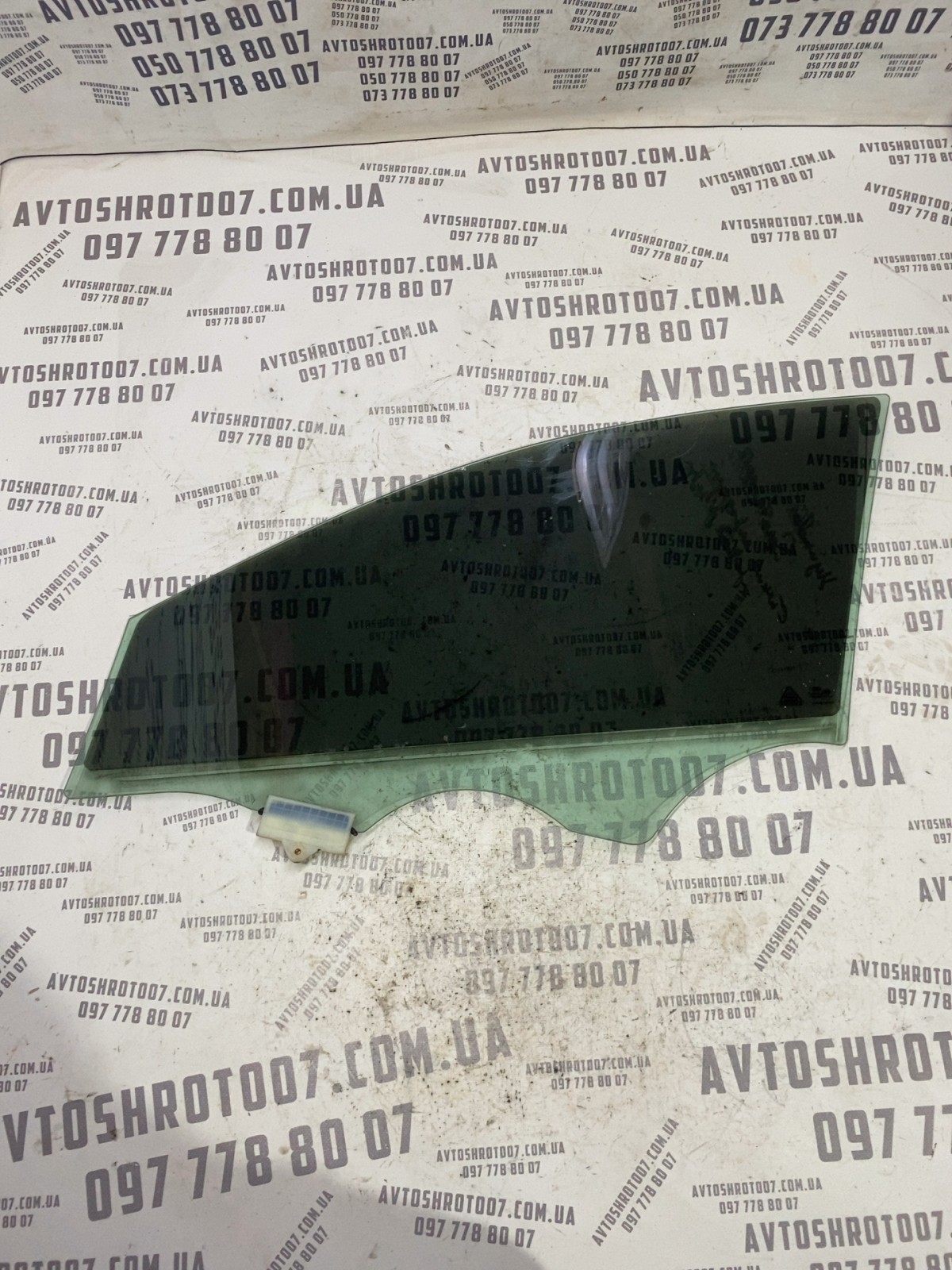 Скло дверей Hyundai Sonata 7 LF фото 2