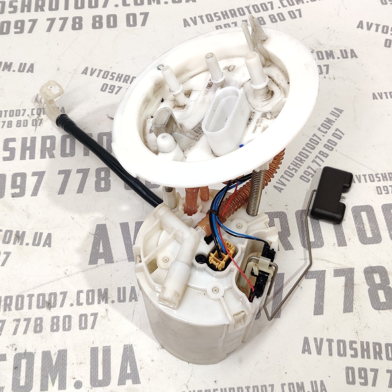Паливний насос Audi A4 B8 (07-15) 2.0 Дизель 8K0919050B