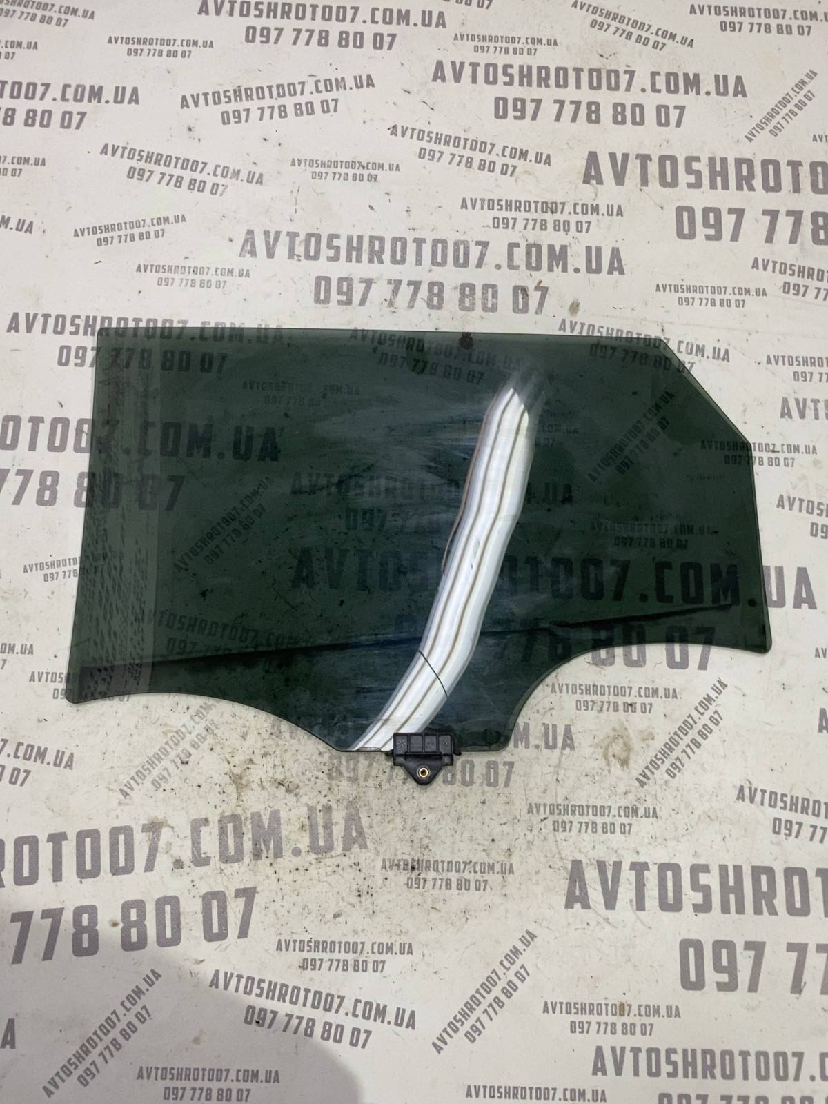 Скло дверей заднє праве Hyundai Tucson 3 TL (15-21)