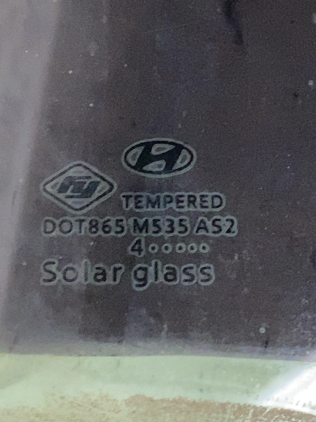 Скло дверей заднє праве Hyundai Sonata 7 LF