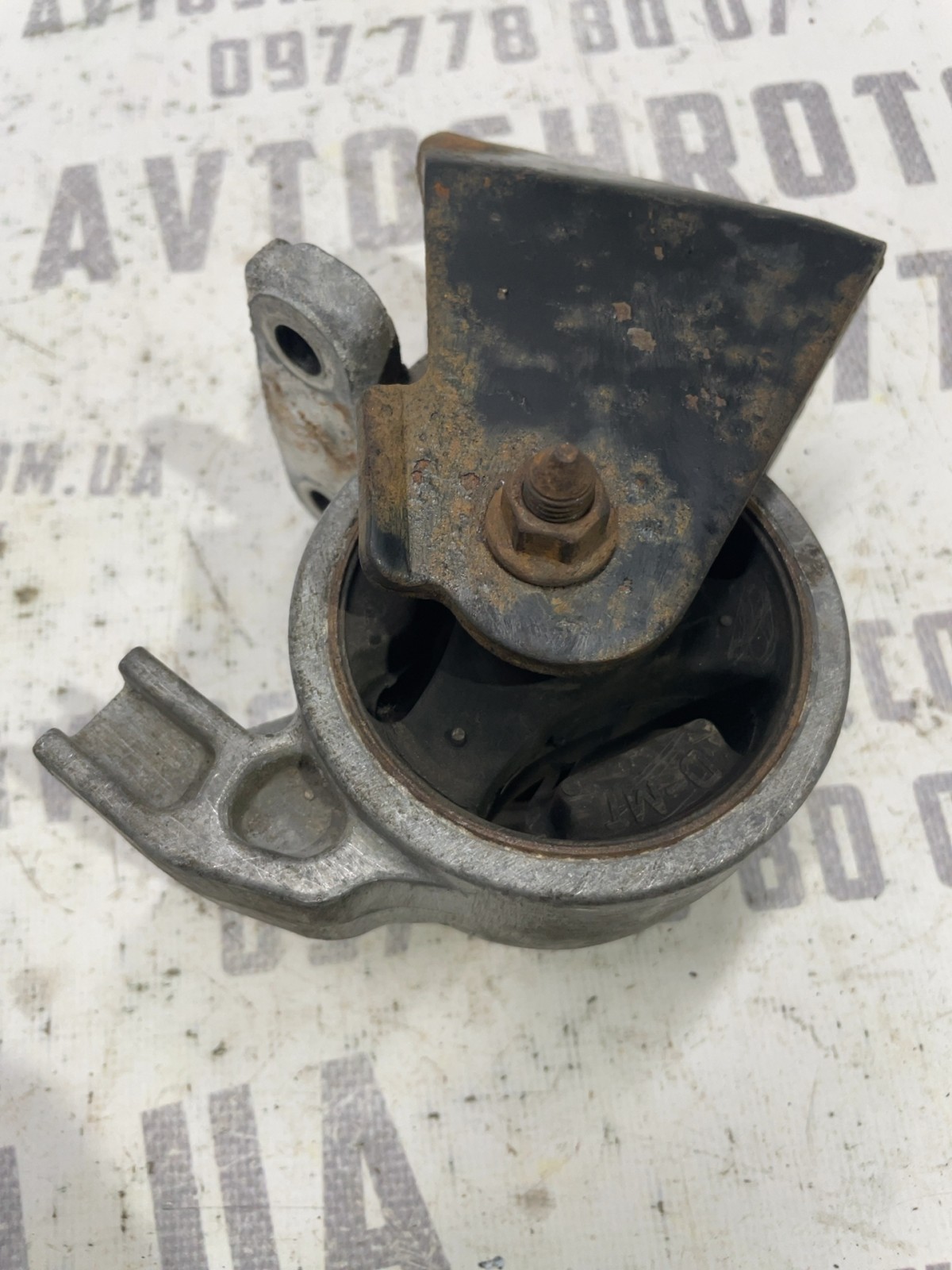 Подушка двигуна нижня Hyundai Accent 3 (05-11) 219151G200