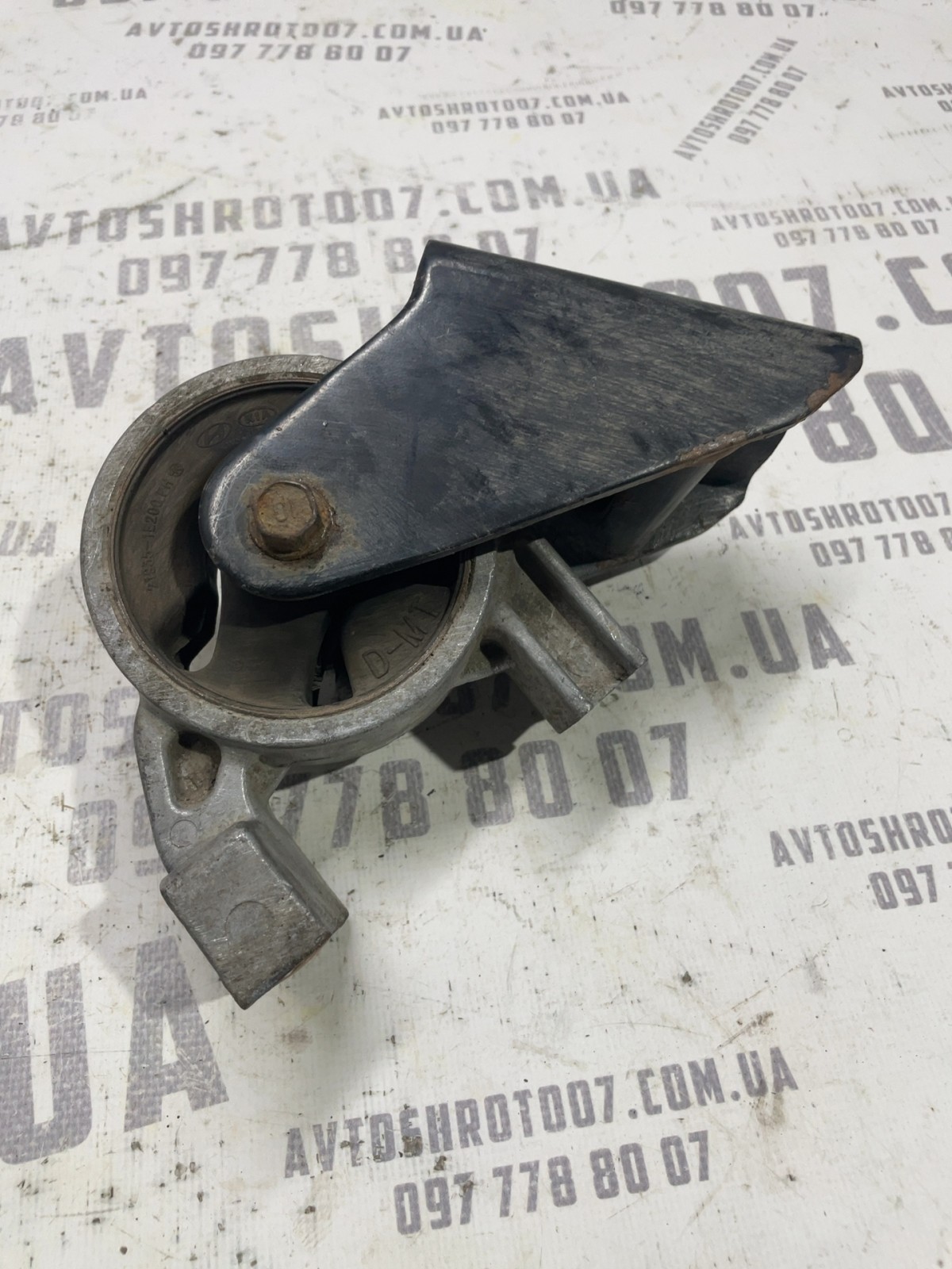 Подушка двигуна Hyundai Accent 3 06-11 1.5D нижня 219351E200