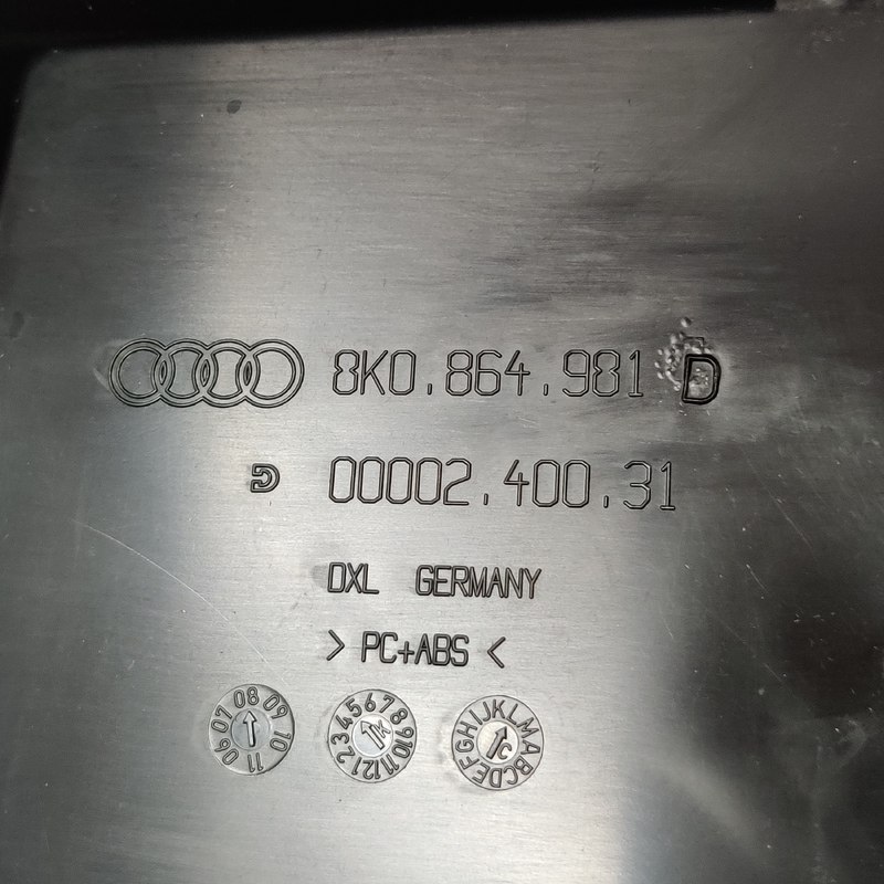 Консоль центральна Audi A4 B8 (07-15) 2.0 Дизель