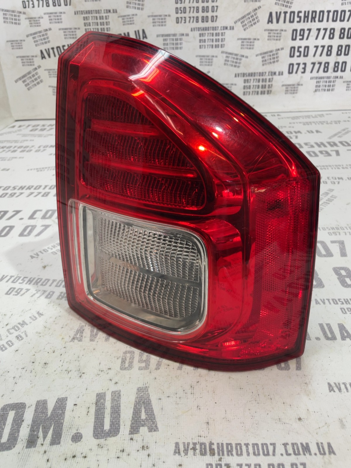 Ліхтар задній правий Jeep Compass MK (06-16) 05182542ACCHR