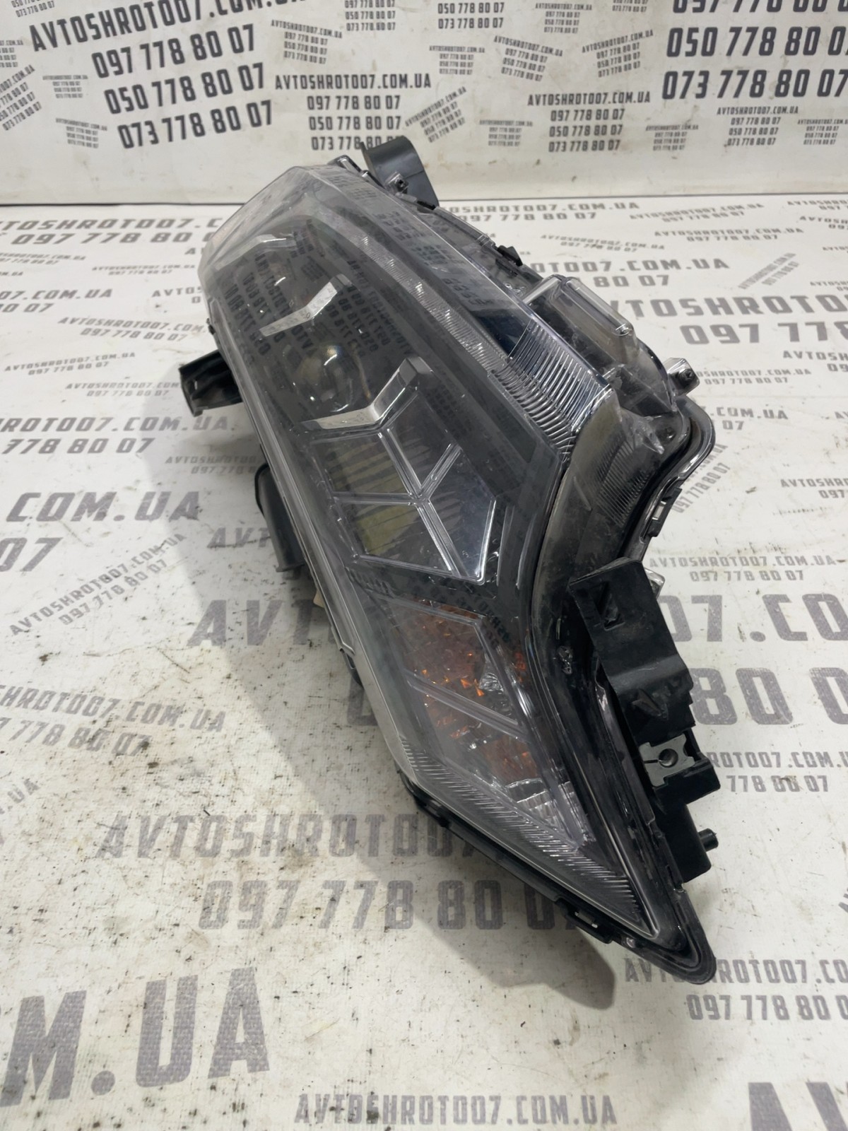 Фара ліва Mitsubishi Outlander 3 (12-21) ECM92121E10