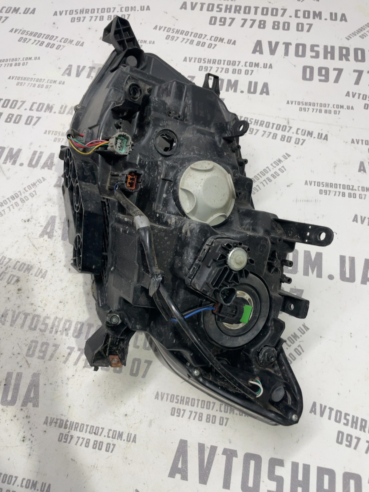 Фара права Nissan Rogue T32 (13-20) 10018841