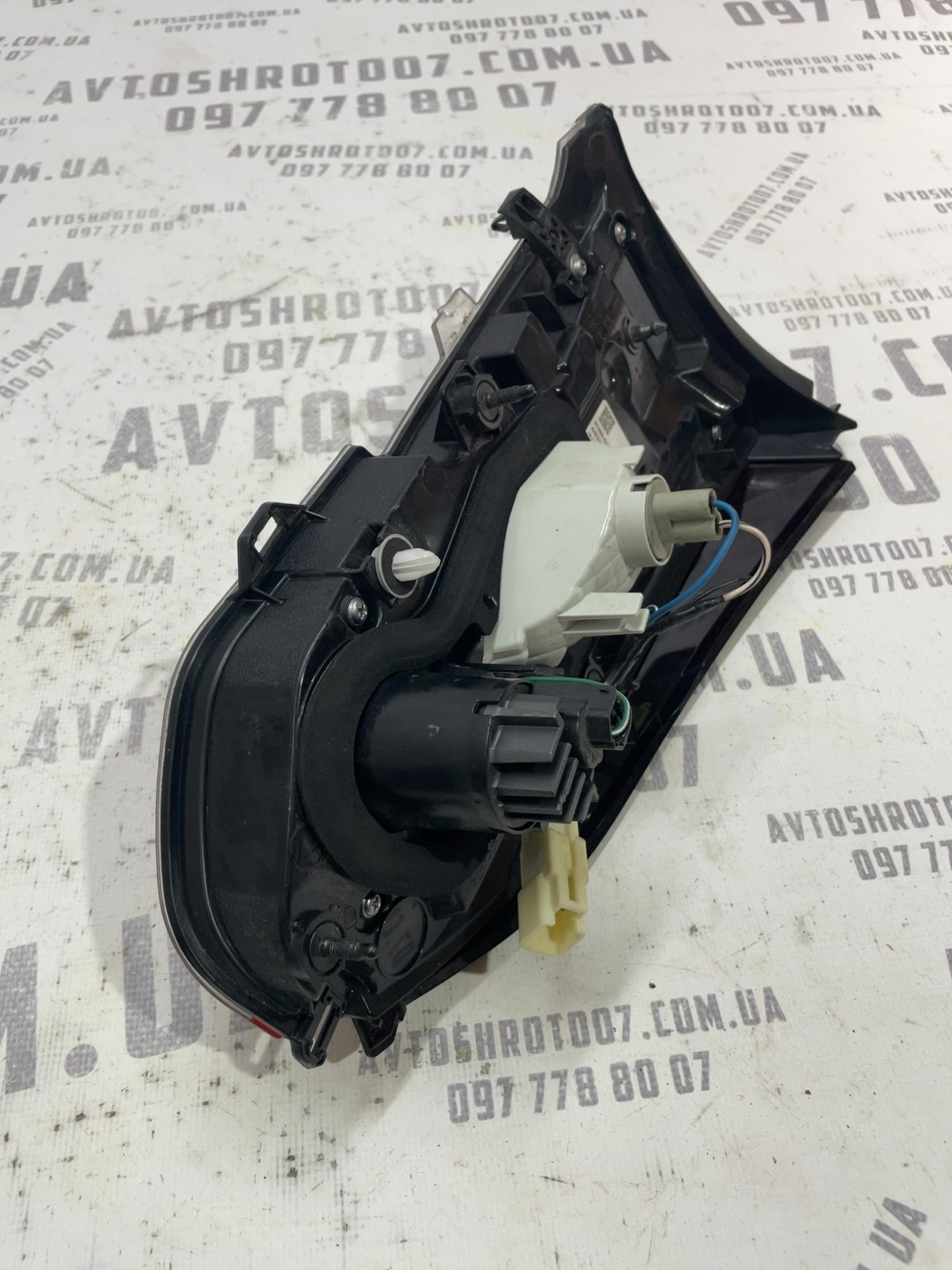 Ліхтар задній правий Toyota RAV4 5 (18-24) 8158042151