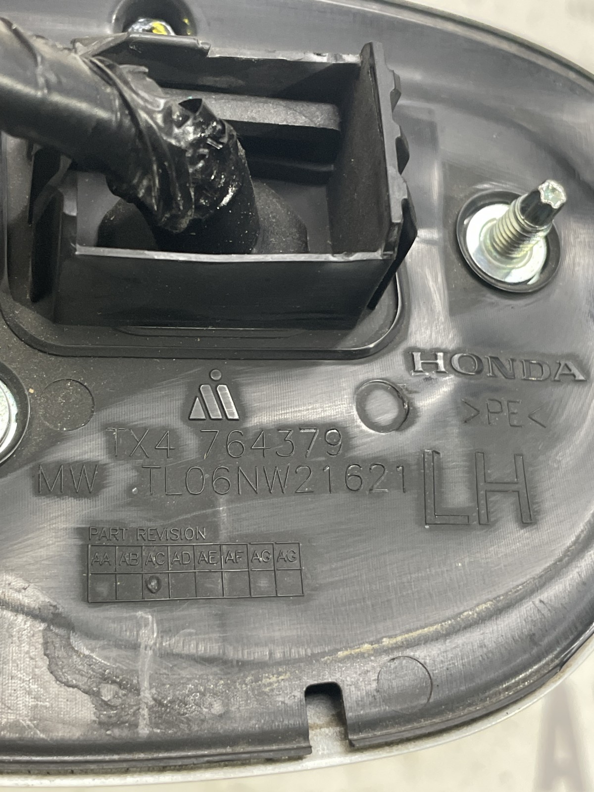 Дзеркало заднього виду ліве Acura RDX 2 (13-18) TL06NW21621