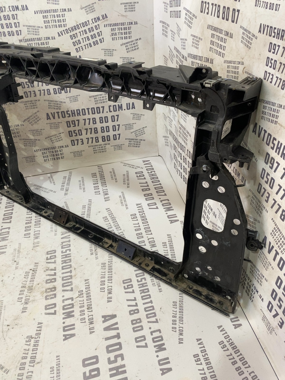 Рамка телевізора передня Jeep Compass MP 68243736AD