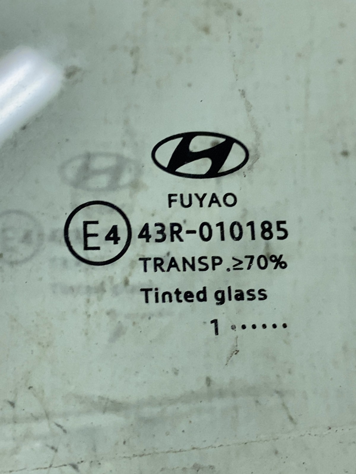Скло дверей Hyundai Tucson 4