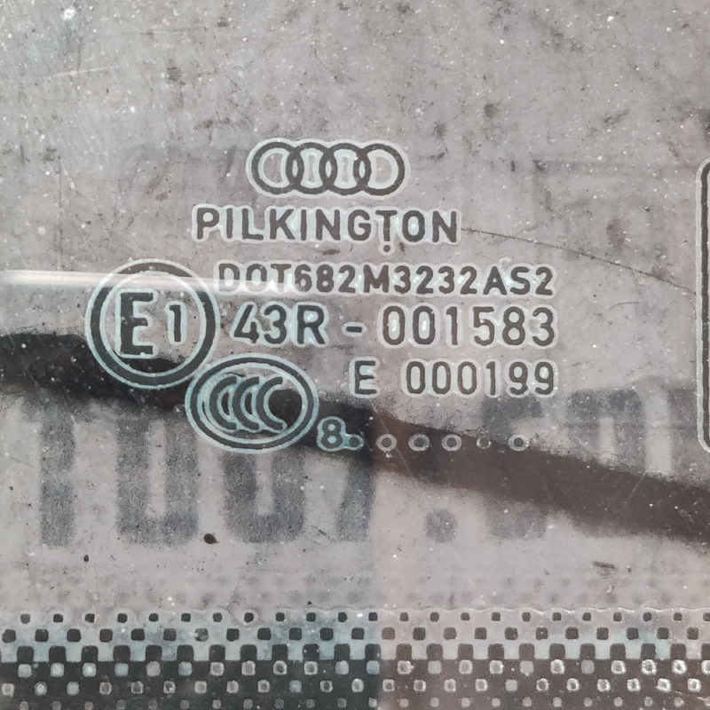 Кузовне скло заднє ліве Audi A4 B8 (07-15) 2.0D