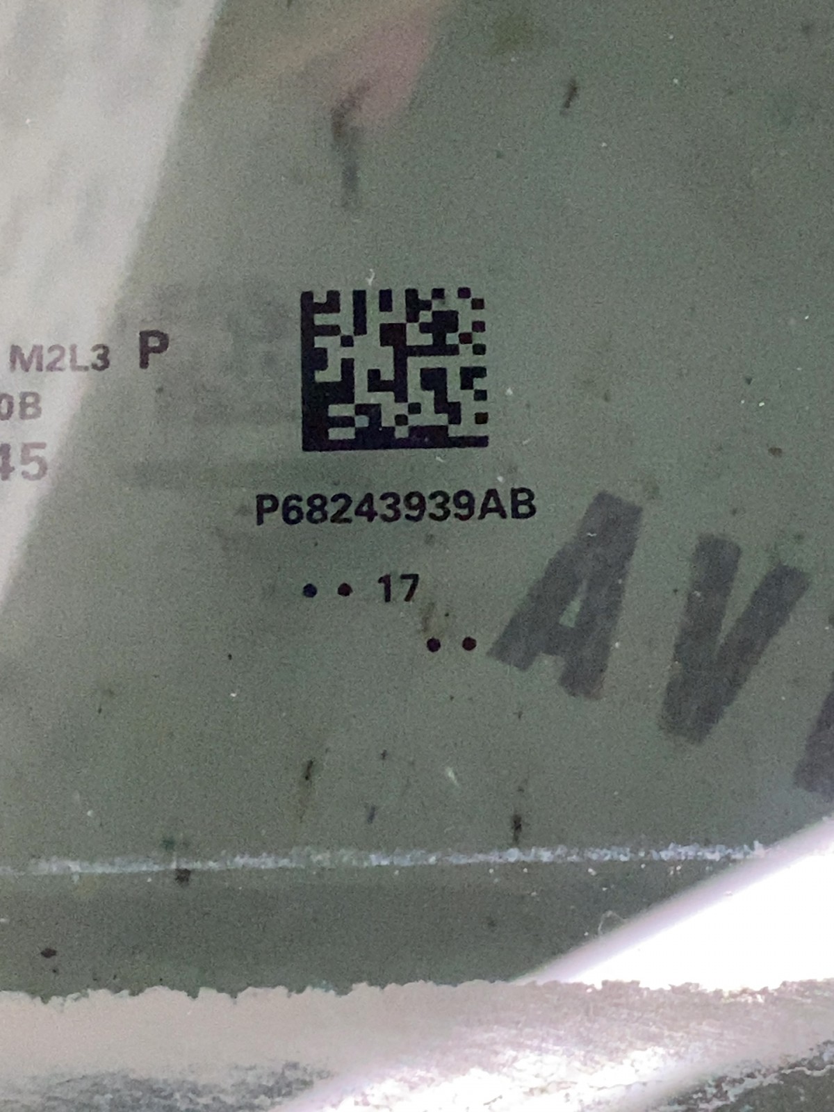 Скло дверей заднє праве Jeep Compass MP P68243939AB