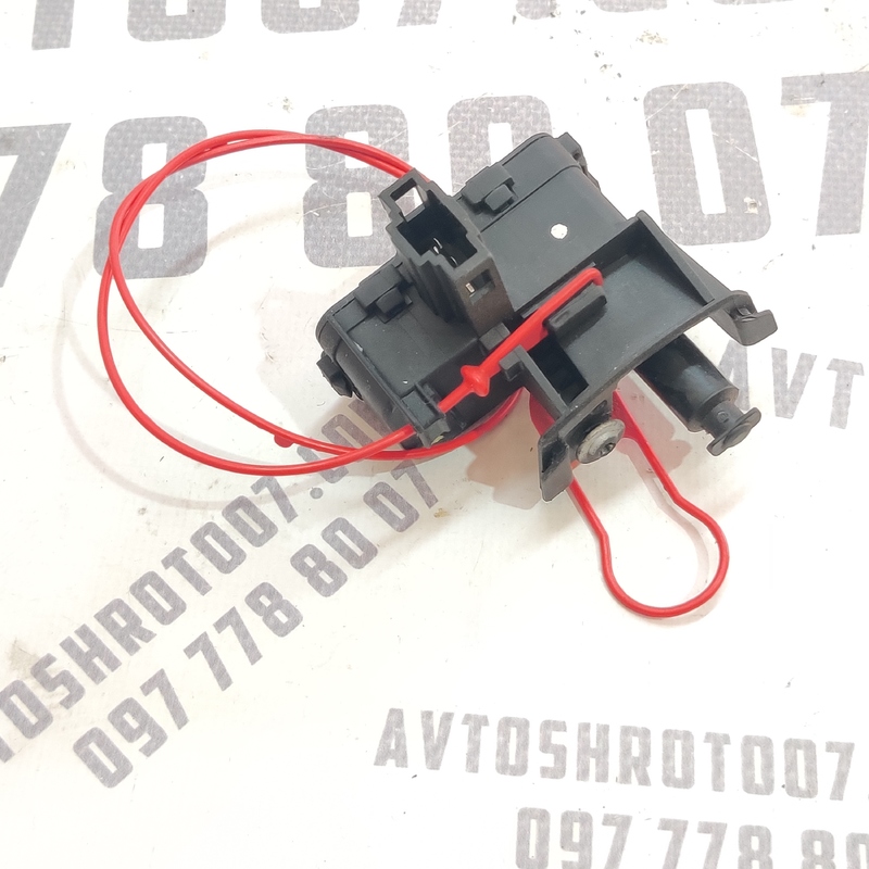 Замок лючка бака Audi A4 B8 (07-15) 2.0 Дизель