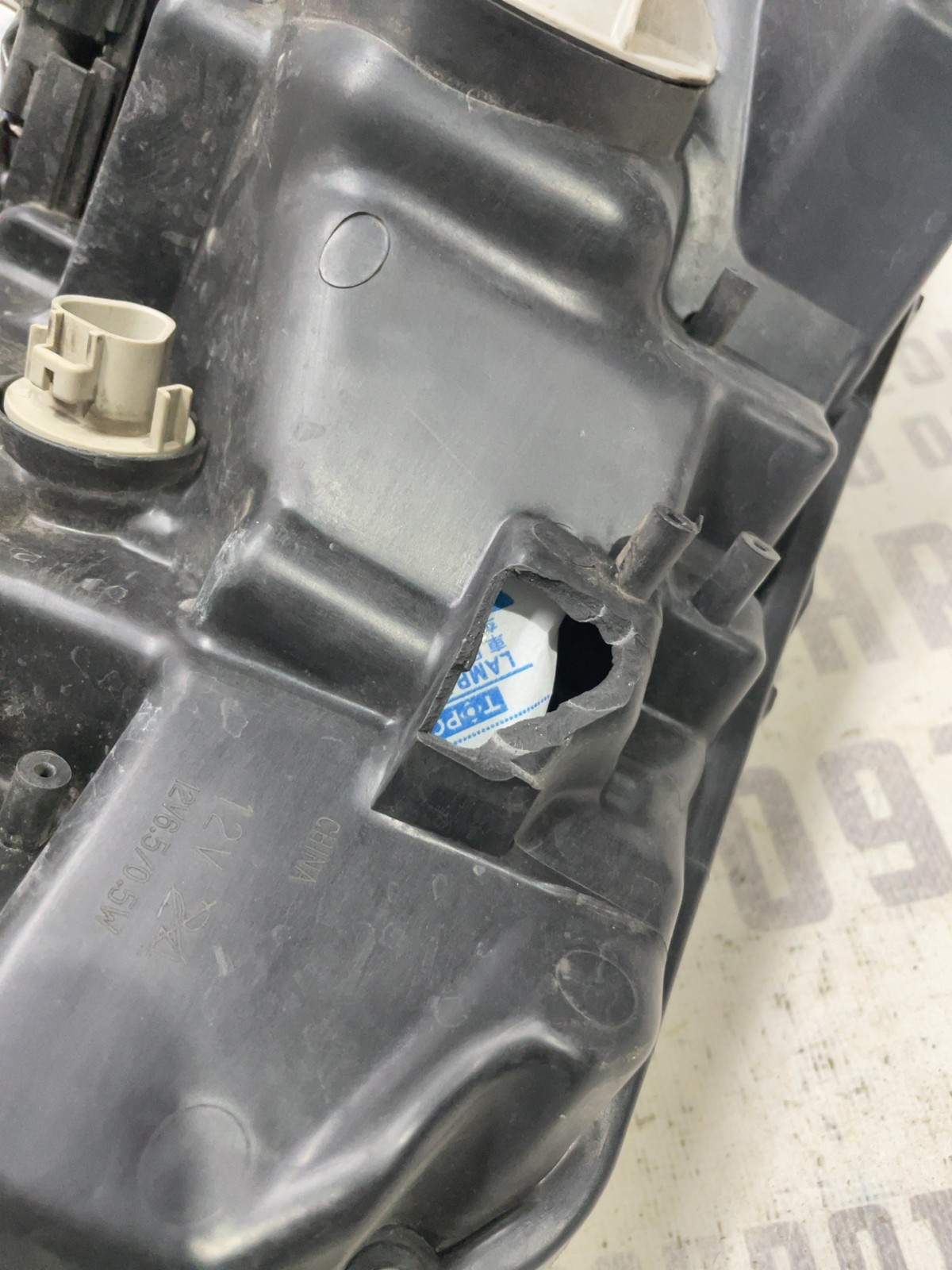 Фара передня ліва Nissan Rogue T32 10018841